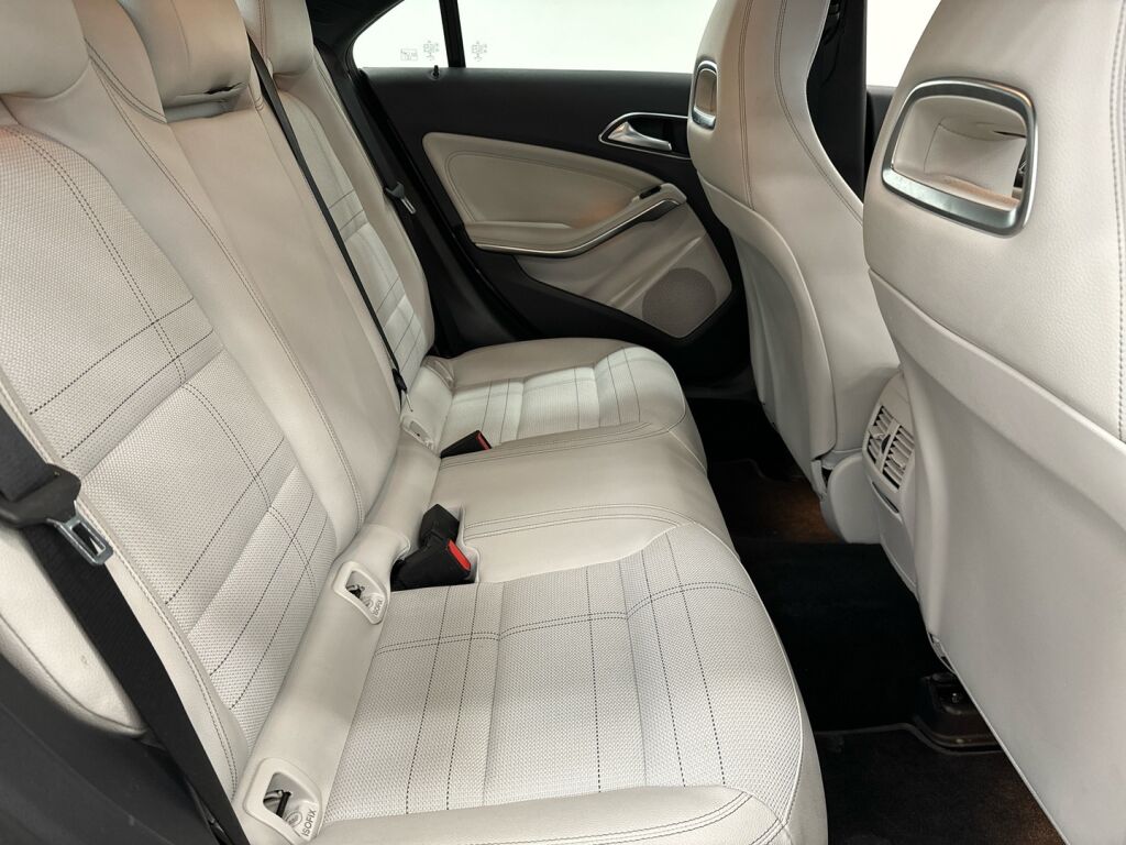 Mercedes-Benz CLA 2013 Harmaa