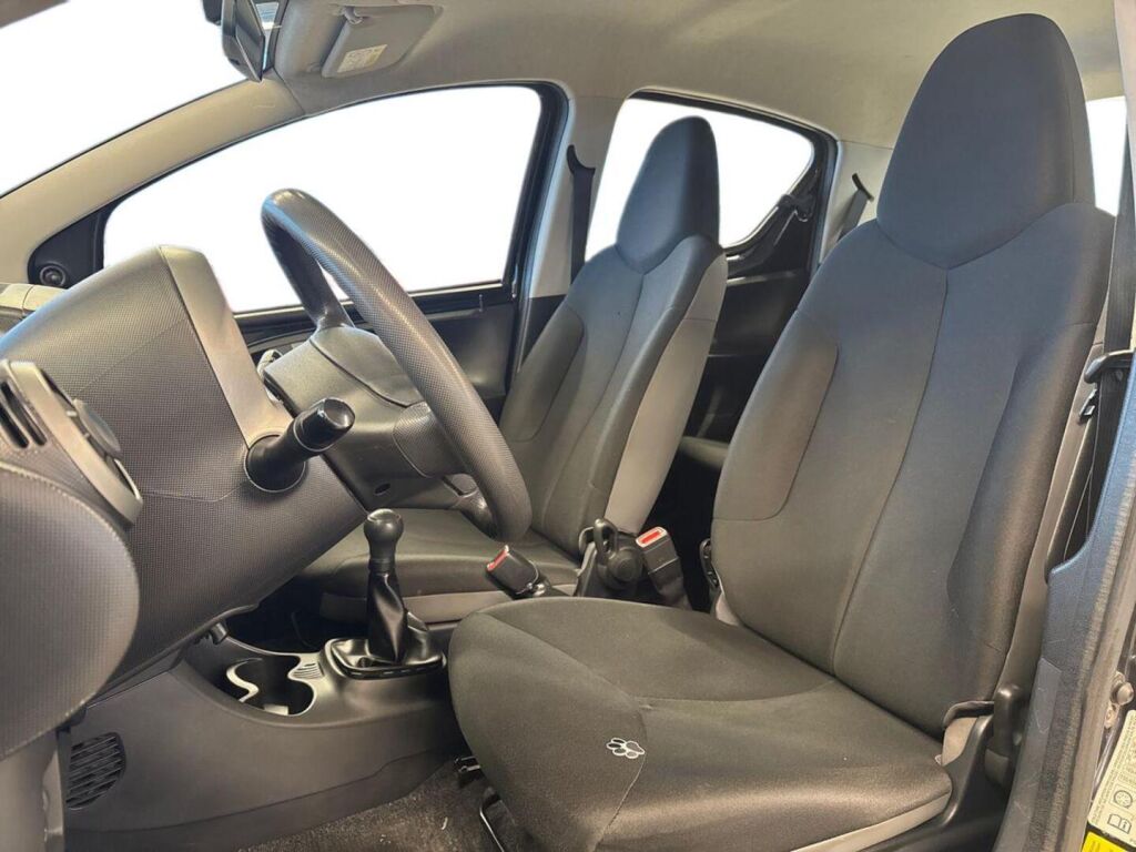 Toyota AYGO 2013 Musta