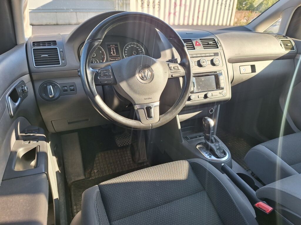 Volkswagen Touran 2013, photo 4/5