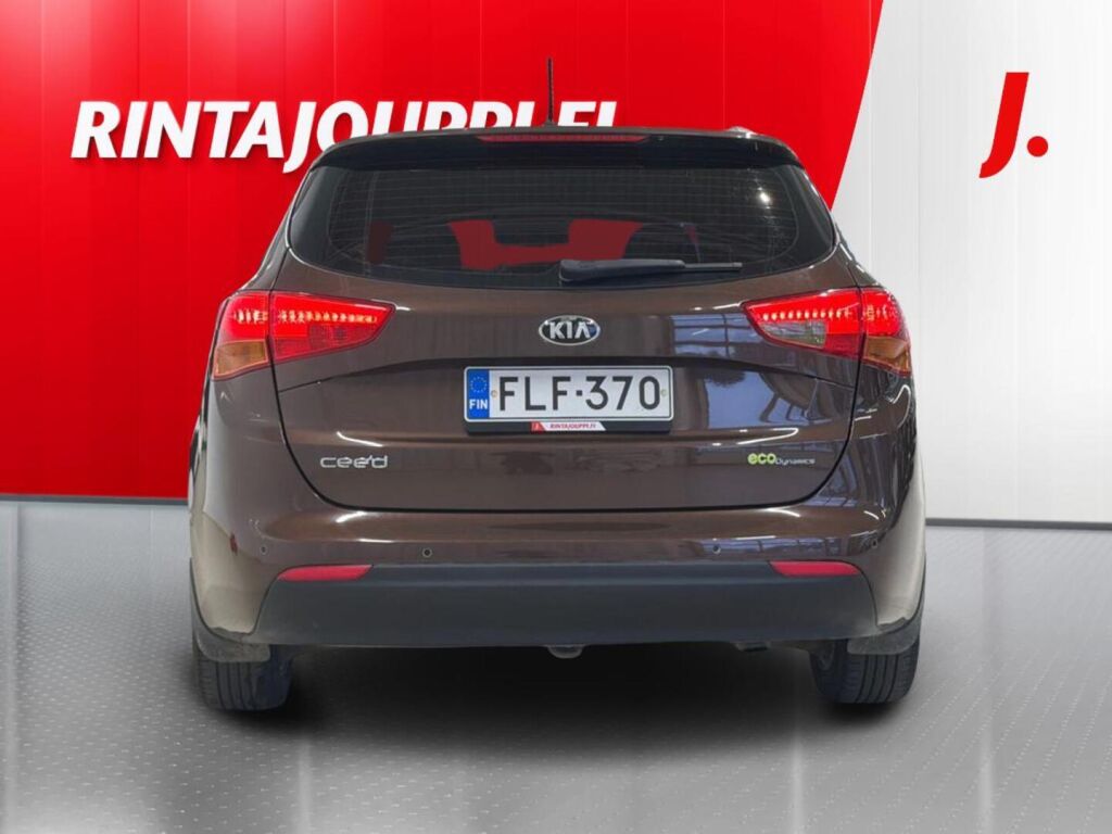 Kia Ceed 2013 Ruskea (beige)