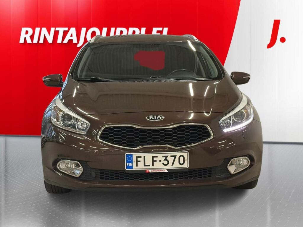 Kia Ceed 2013 Ruskea (beige)