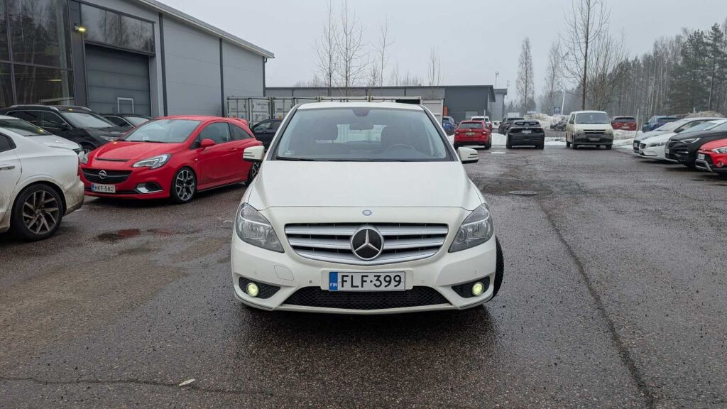Mercedes-Benz B 2013 Valkoinen