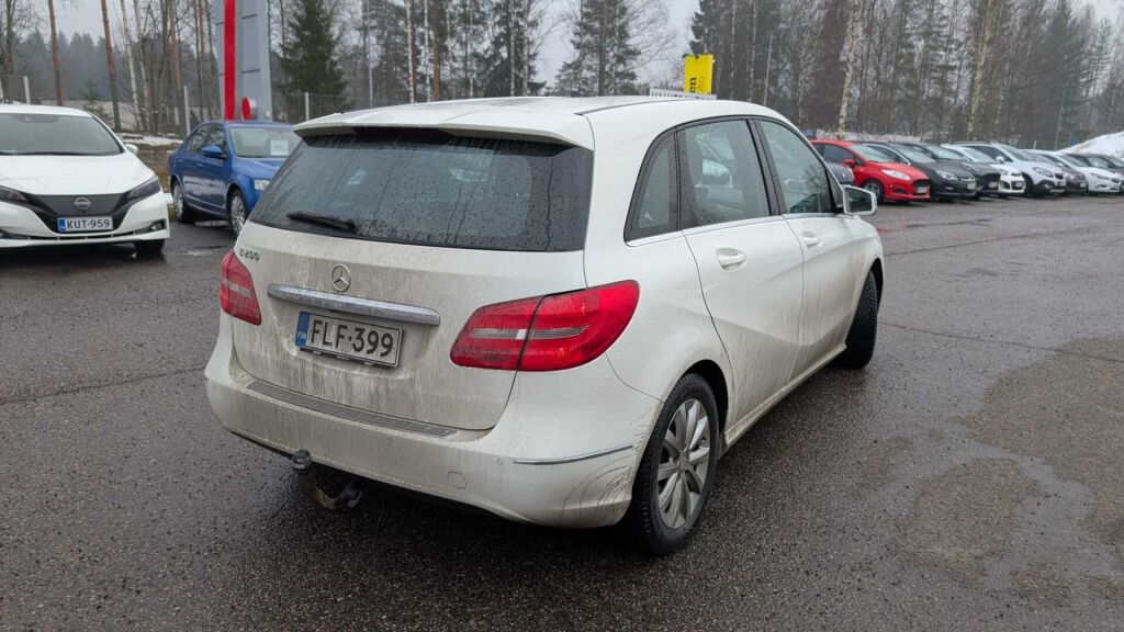 Mercedes-Benz B 2013 Valkoinen
