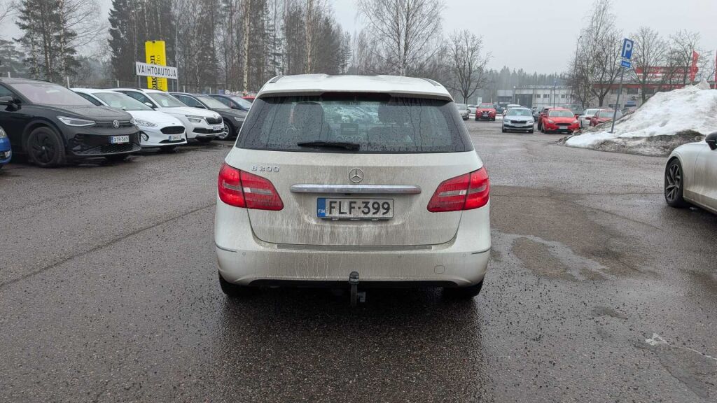 Mercedes-Benz B 2013 Valkoinen