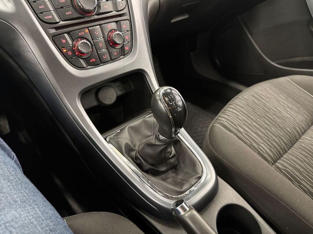 Opel Astra 2013 Harmaa