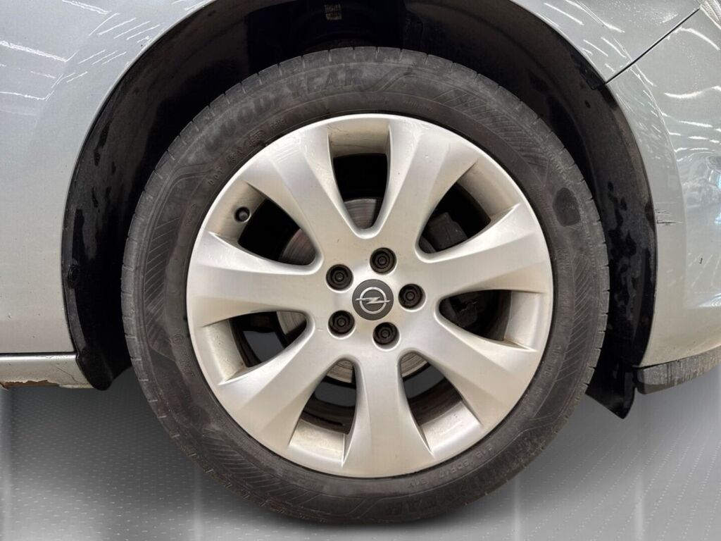 Opel Astra 2013 Harmaa