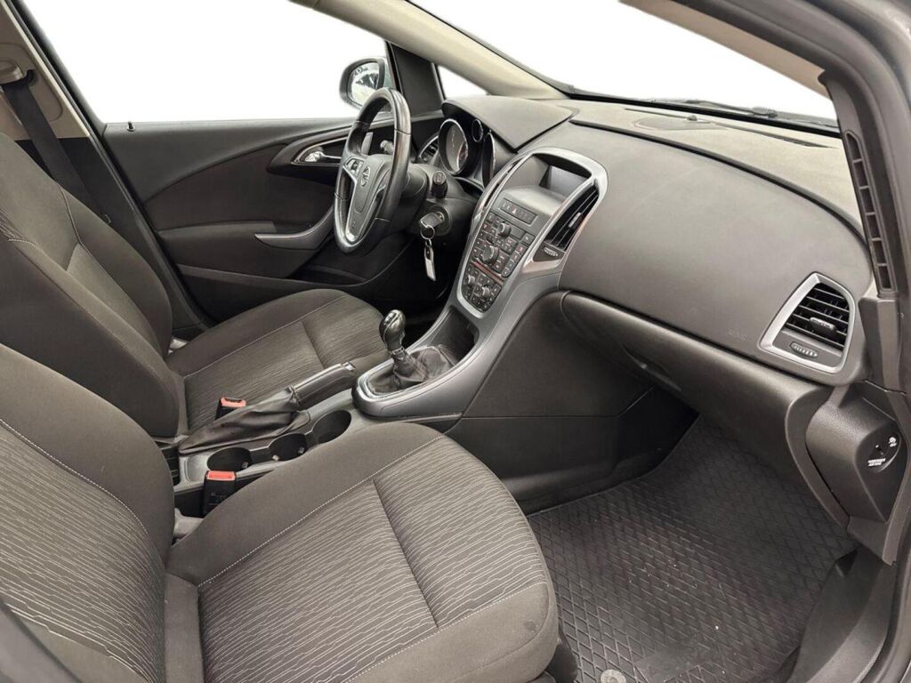 Opel Astra 2013 Harmaa