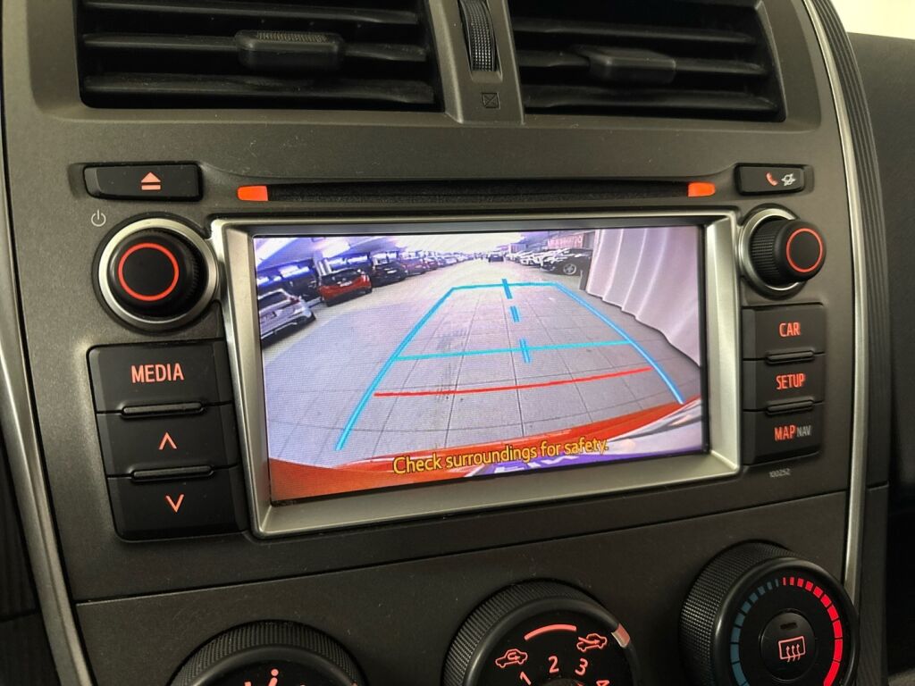 Toyota Verso-S 2014 Punainen