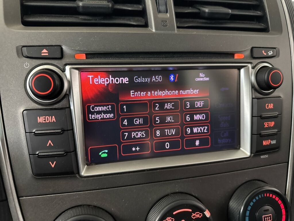 Toyota Verso-S 2014 Punainen