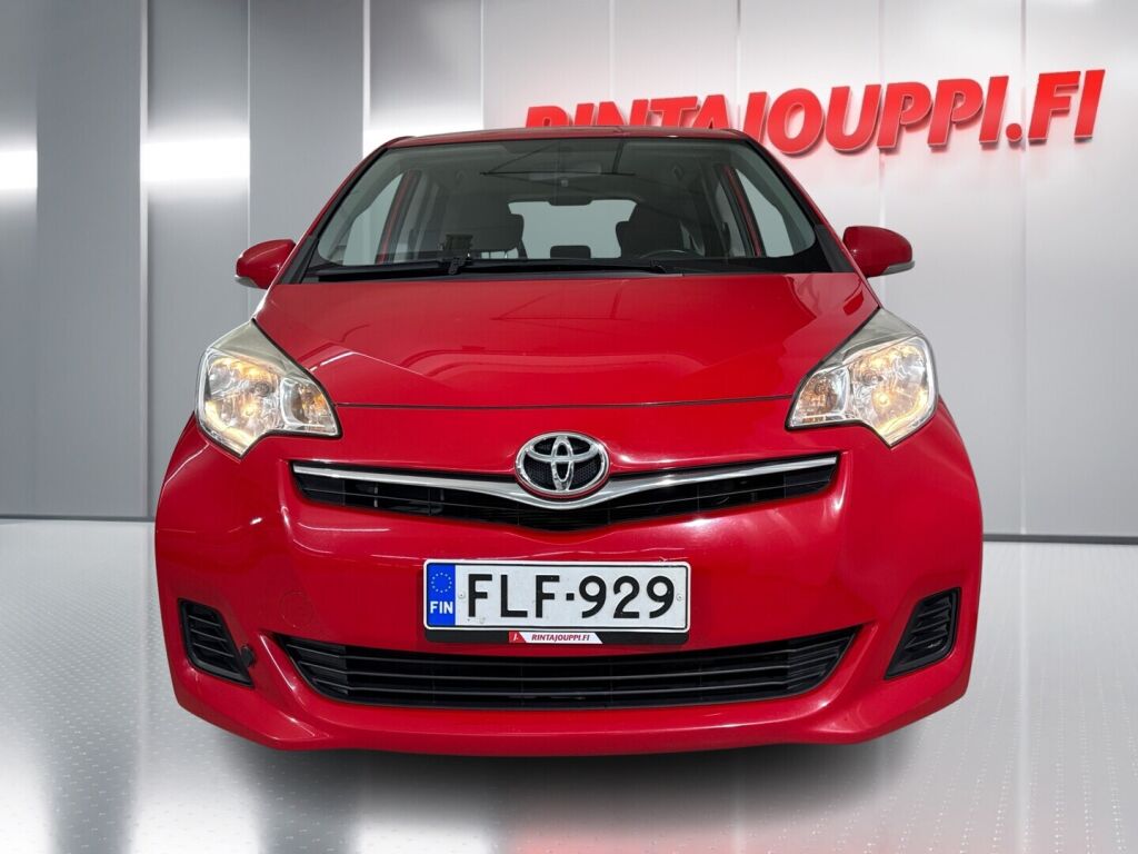 Toyota Verso-S 2014 Punainen