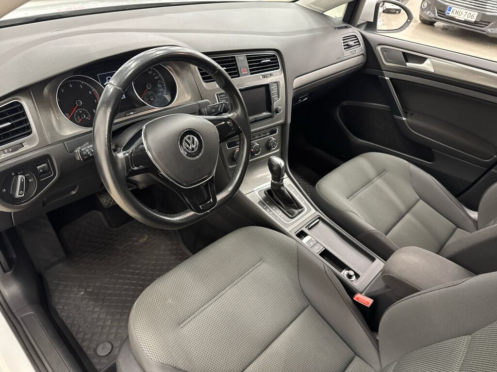 Volkswagen Golf 2013 Valkoinen