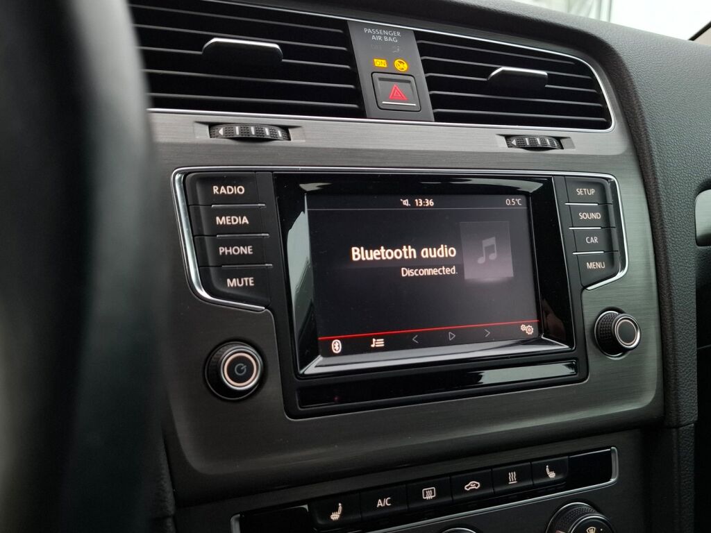 Volkswagen Golf 2013 Valkoinen