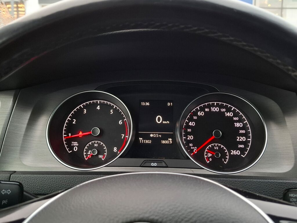 Volkswagen Golf 2013 Valkoinen