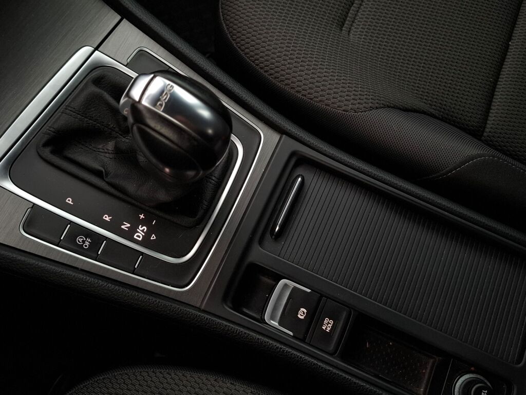 Volkswagen Golf 2013 Valkoinen