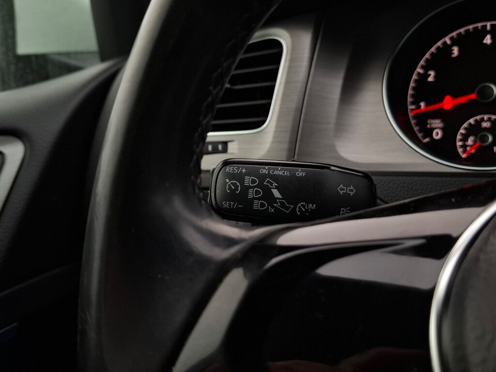 Volkswagen Golf 2013 Valkoinen