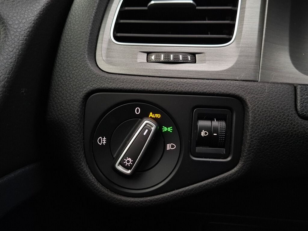 Volkswagen Golf 2013 Valkoinen