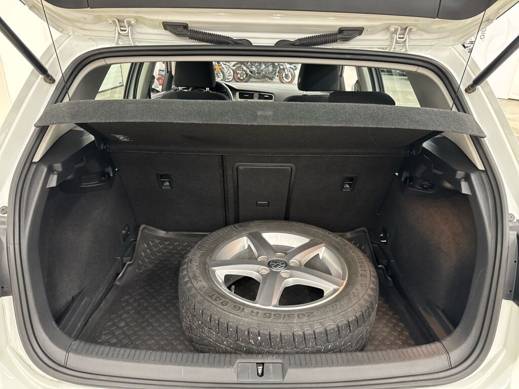 Volkswagen Golf 2013 Valkoinen