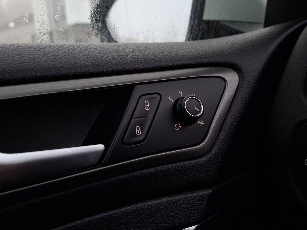 Volkswagen Golf 2013 Valkoinen