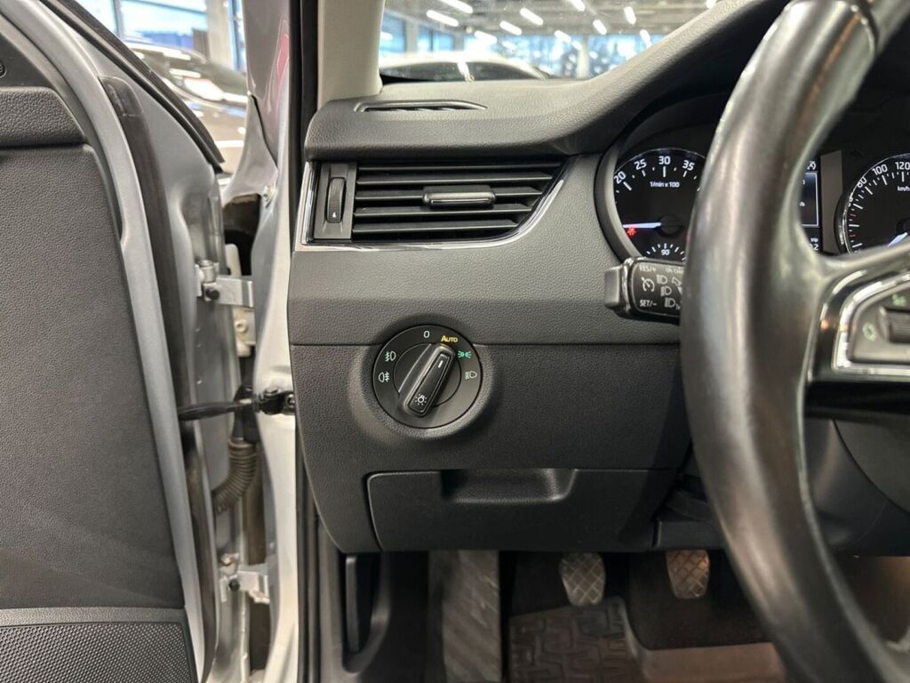 Skoda Octavia 2013 Hopea