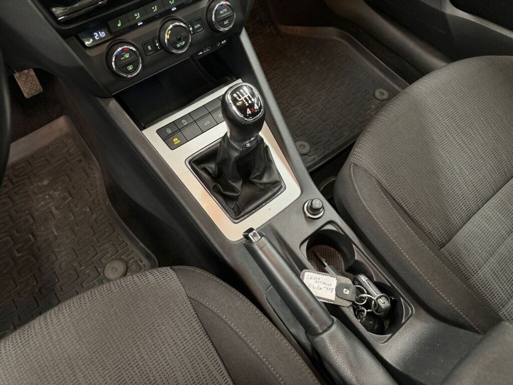 Skoda Octavia 2013 Hopea