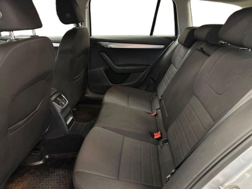 Skoda Octavia 2013 Hopea