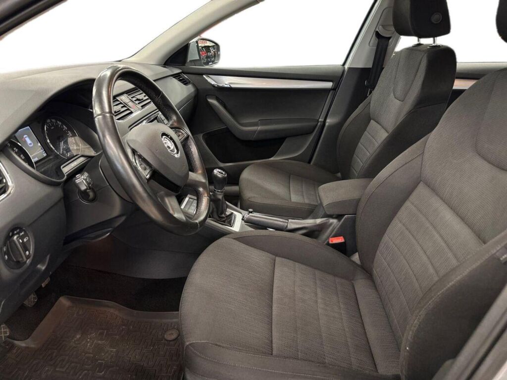 Skoda Octavia 2013 Hopea