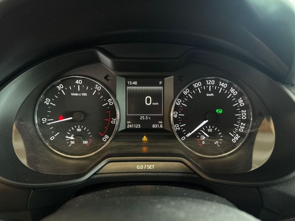 Skoda Octavia 2013 Hopea