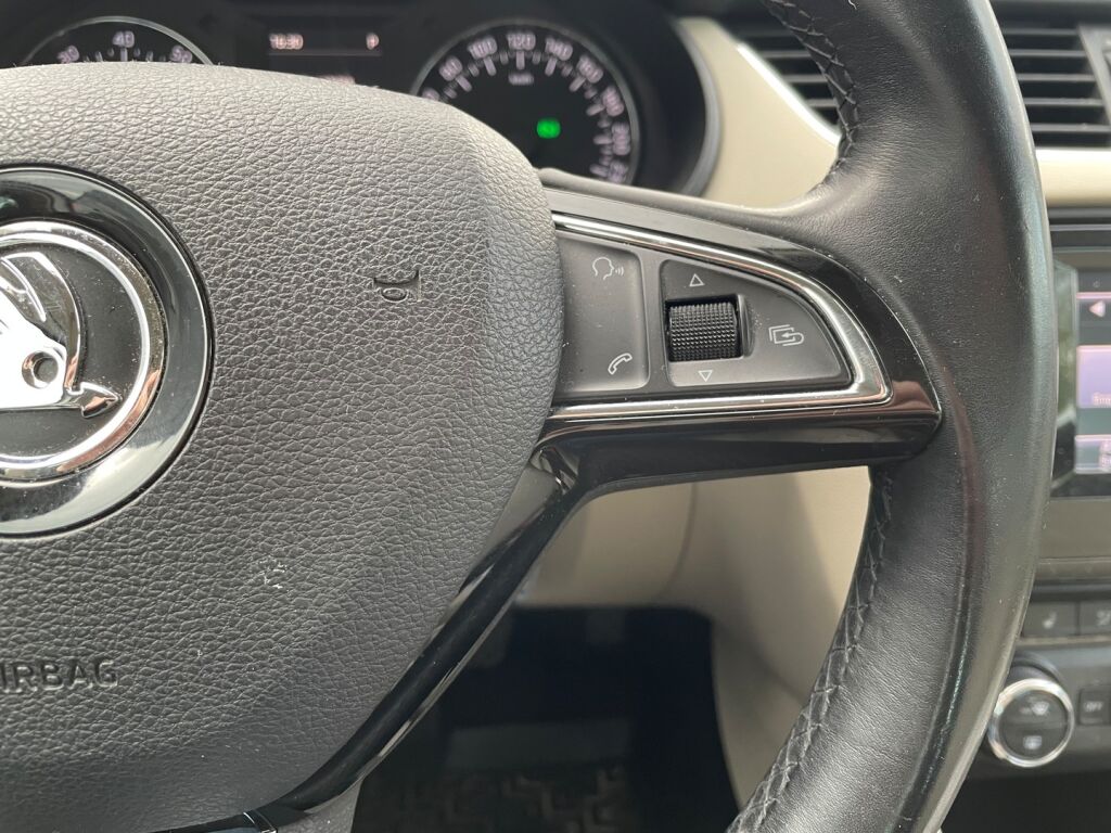 Skoda Octavia 2013 Valkoinen