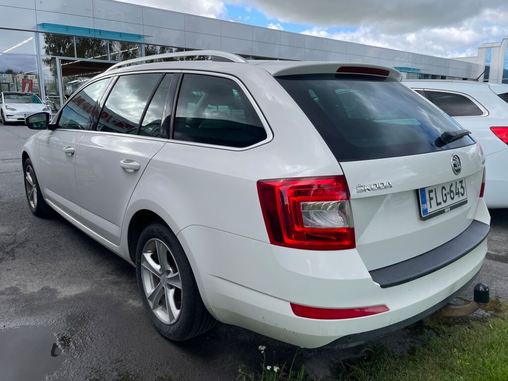 Skoda Octavia 2013 Valkoinen