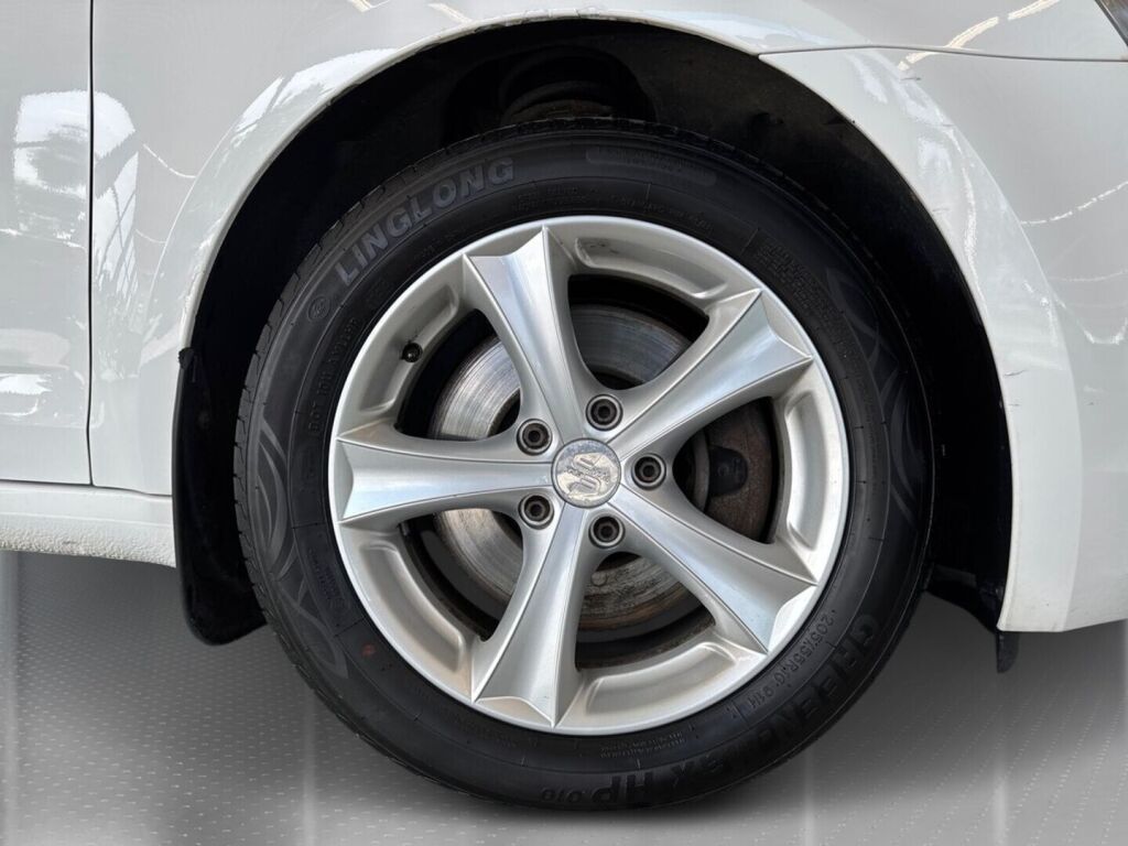 Skoda Octavia 2013 Valkoinen