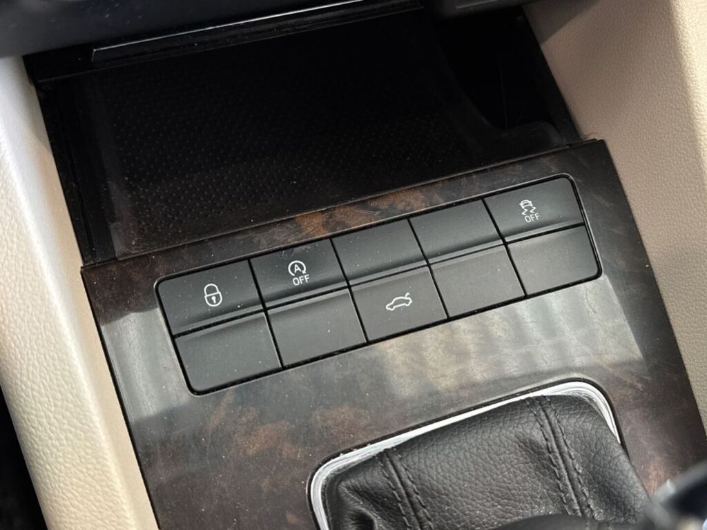 Skoda Octavia 2013 Valkoinen