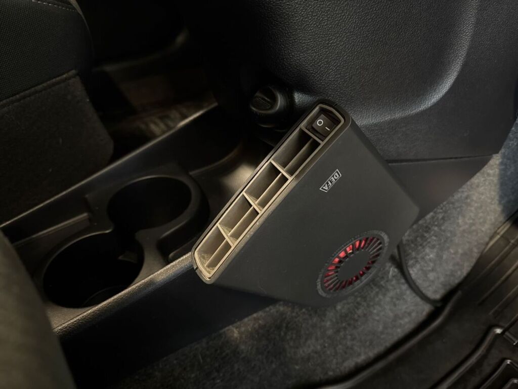 Toyota Verso-S 2014 Metallinhohto Harmaa