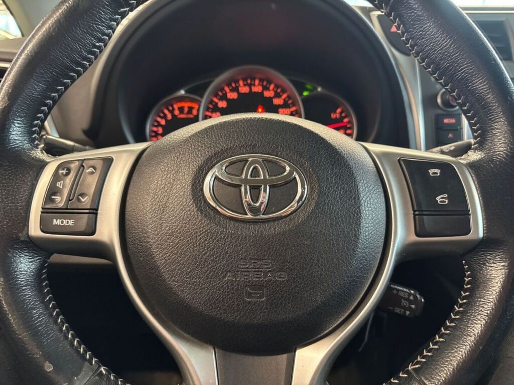 Toyota Verso-S 2014 Metallinhohto Harmaa