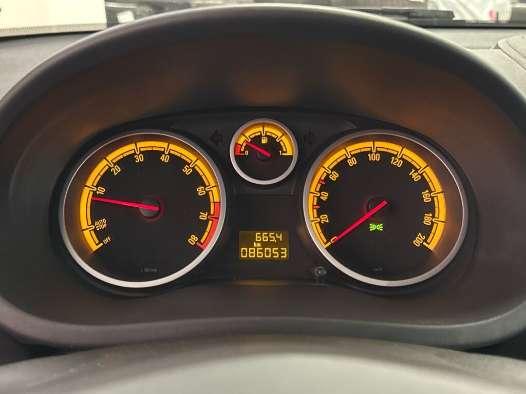 Opel Corsa 2014 Ruskea (beige)