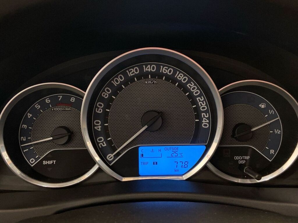 Toyota Auris 2014 Hopea