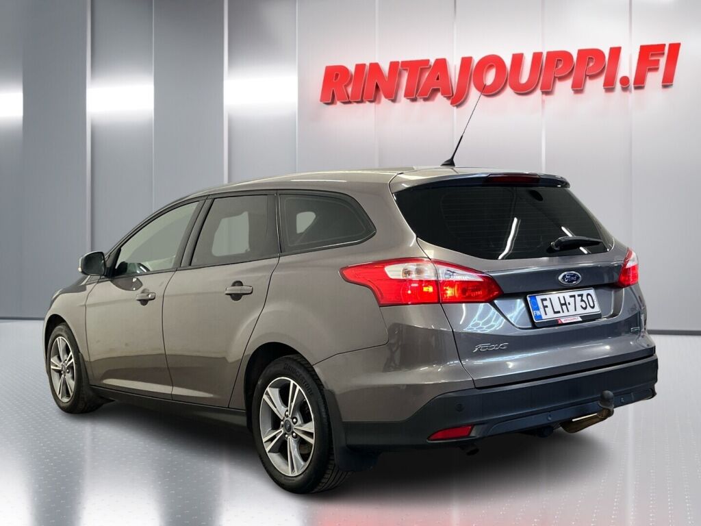 Ford Focus 2014 Ruskea (beige)