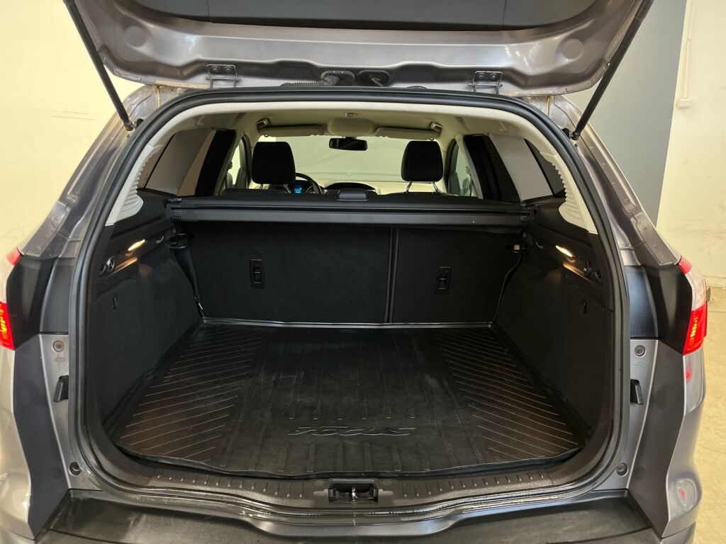 Ford Focus 2014 Ruskea (beige)