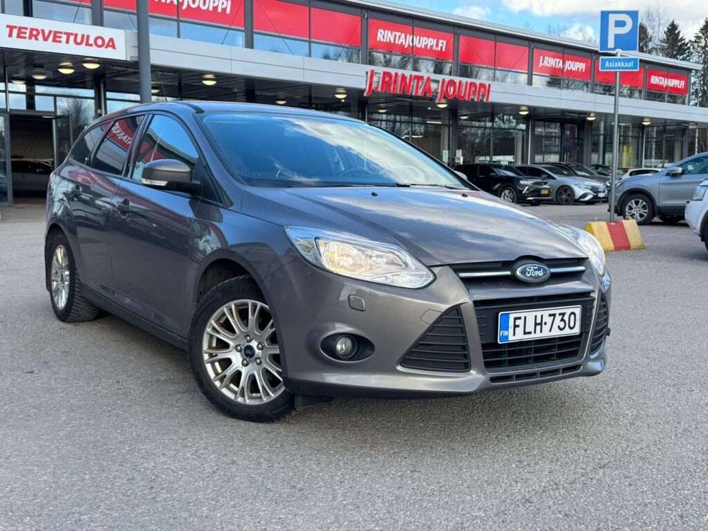 Ford Focus 2014 Ruskea (beige)