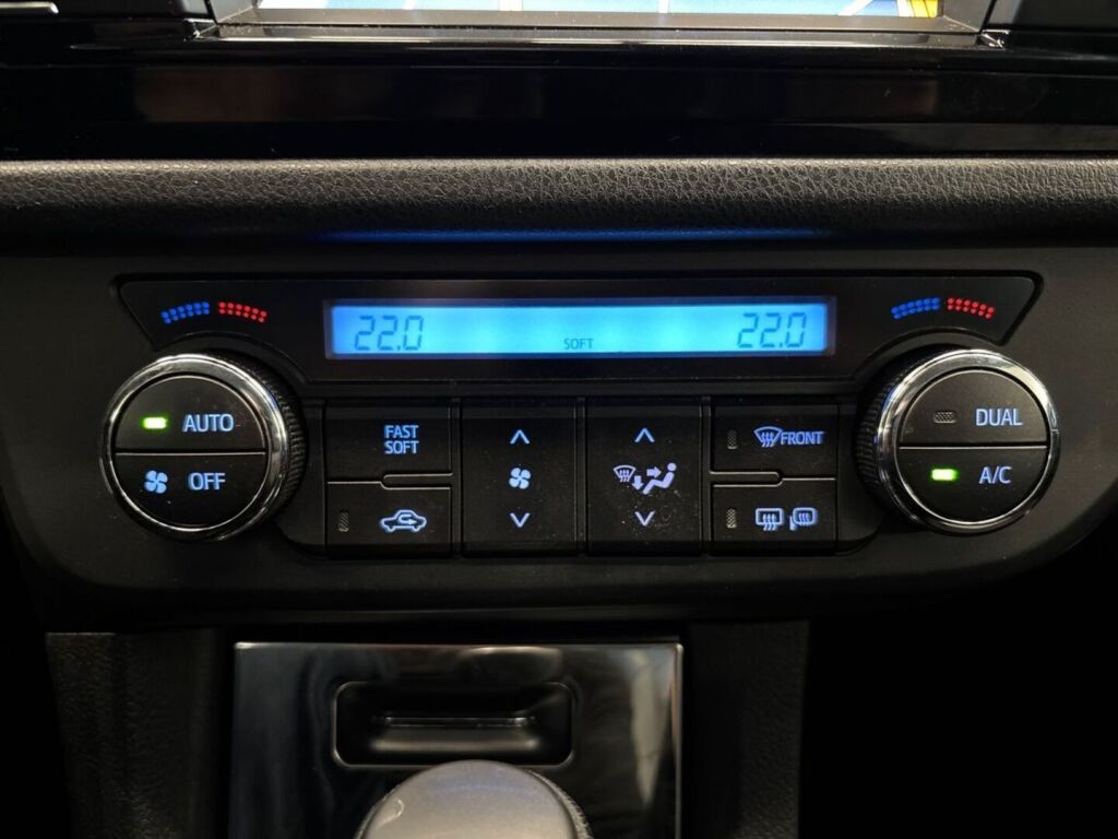 Toyota Corolla 2014 Ruskea (beige)