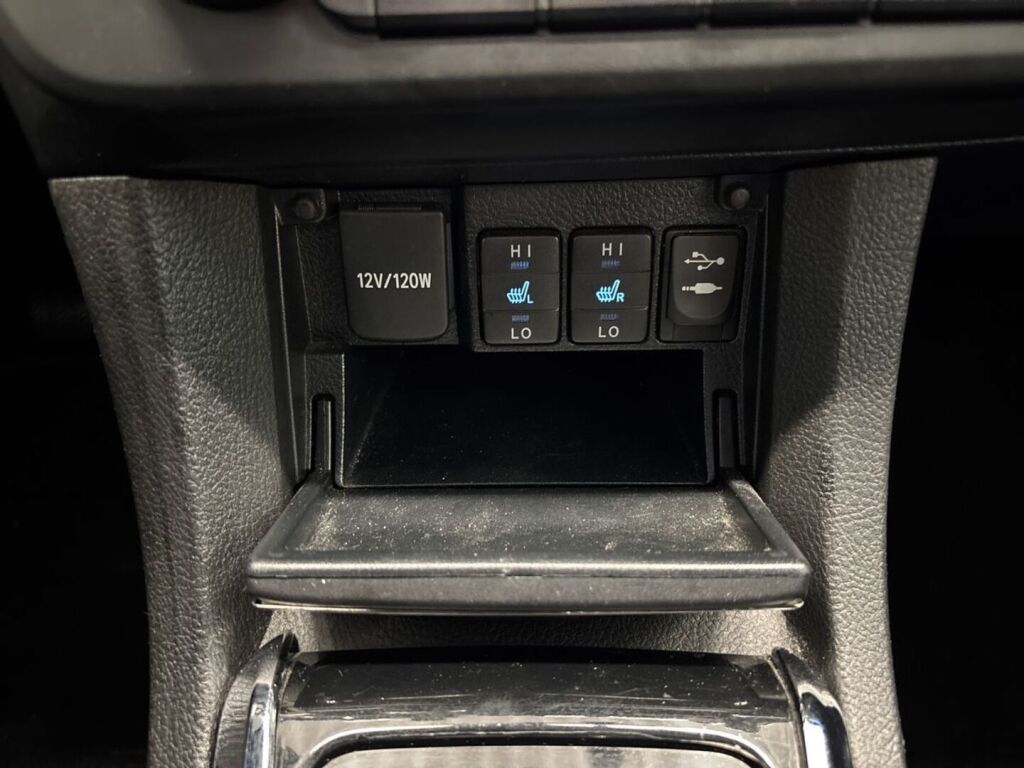 Toyota Corolla 2014 Ruskea (beige)