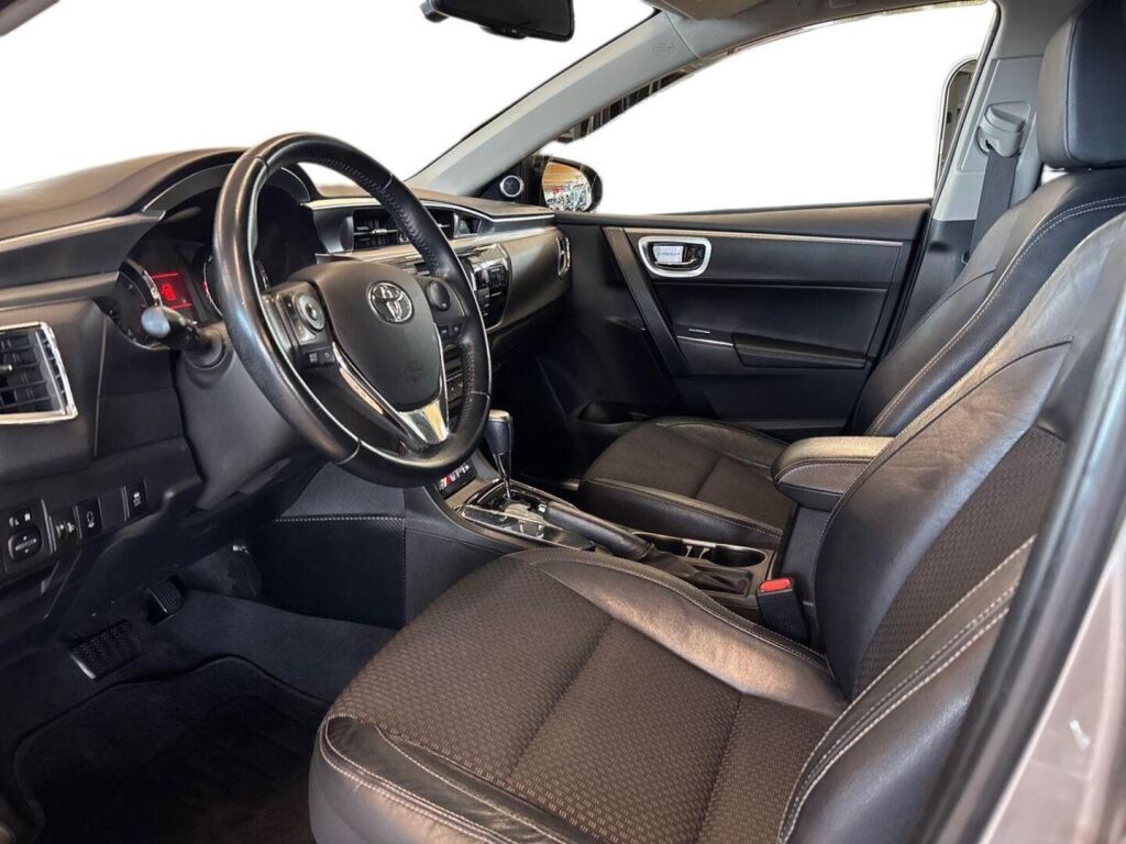 Toyota Corolla 2014 Ruskea (beige)