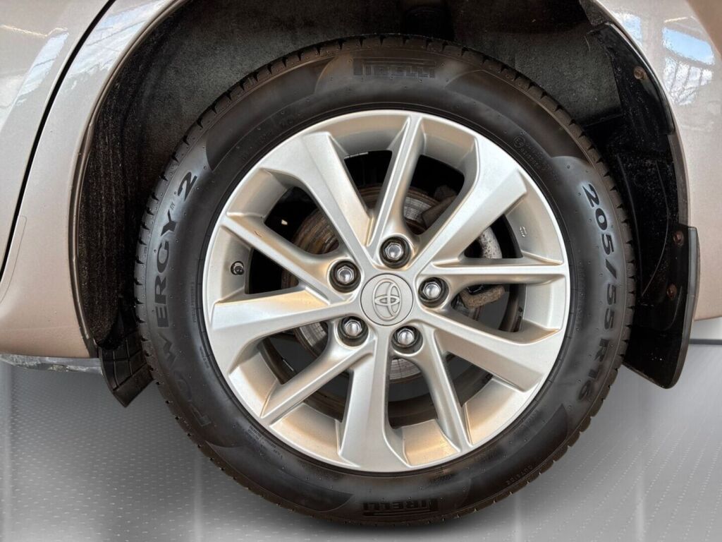 Toyota Corolla 2014 Ruskea (beige)