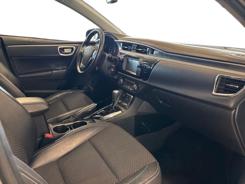 Toyota Corolla 2014 Ruskea (beige)
