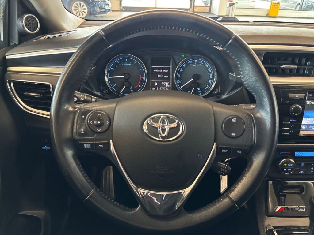 Toyota Corolla 2014 Ruskea (beige)