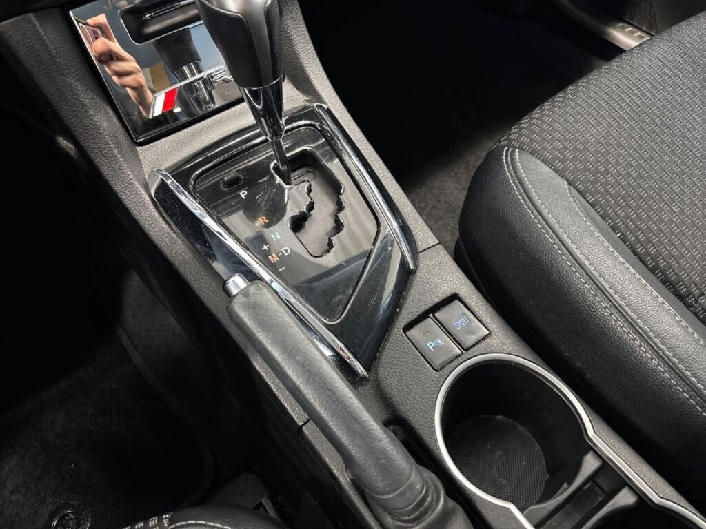 Toyota Corolla 2014 Ruskea (beige)