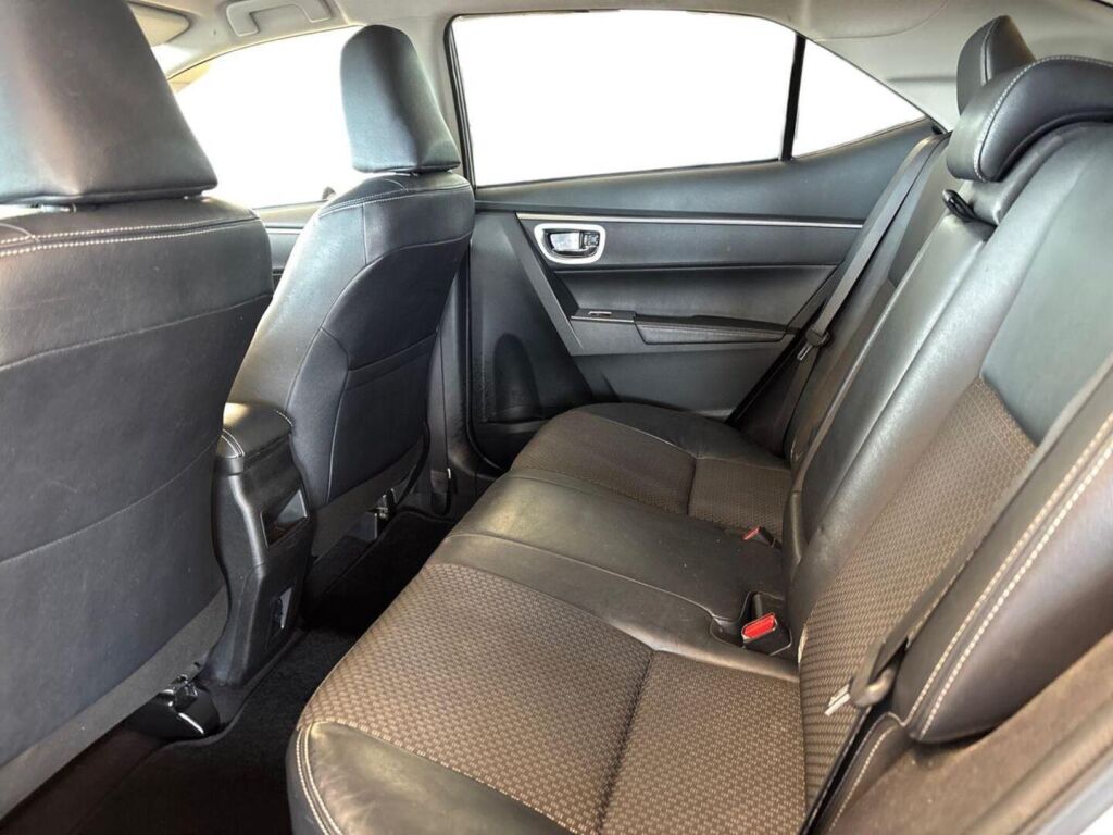 Toyota Corolla 2014 Ruskea (beige)