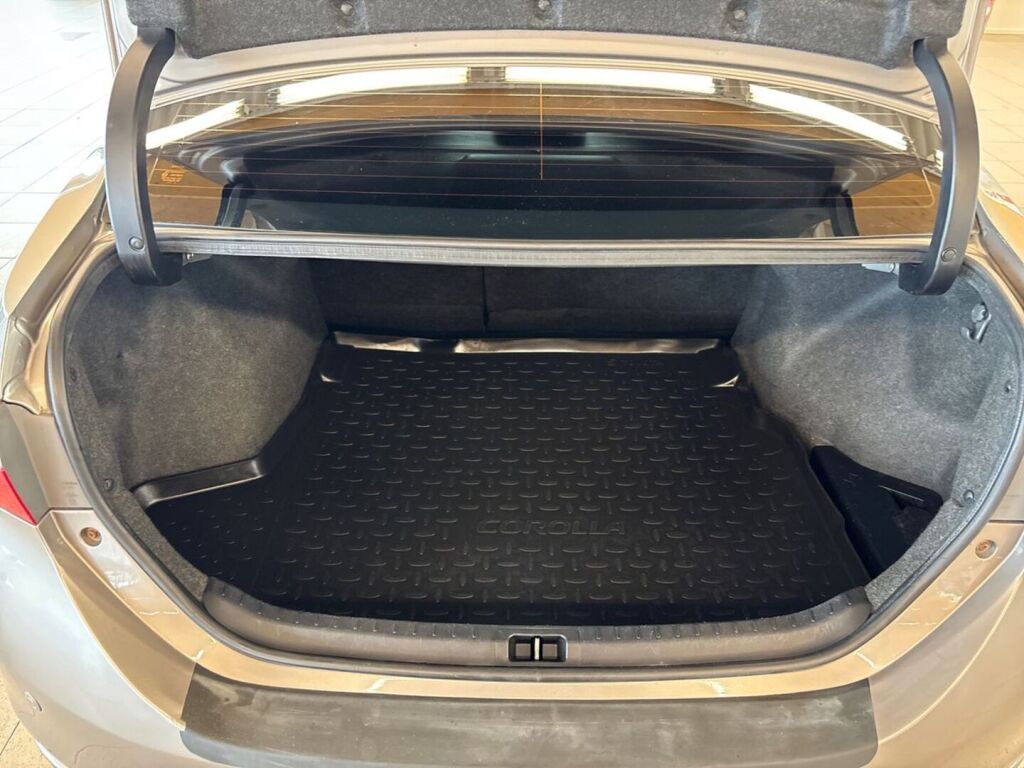 Toyota Corolla 2014 Ruskea (beige)