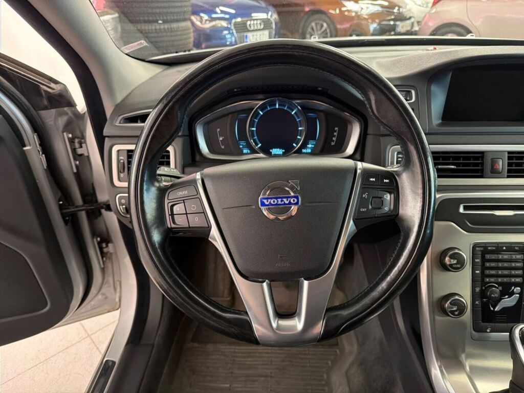 Volvo V70 2014 Harmaa