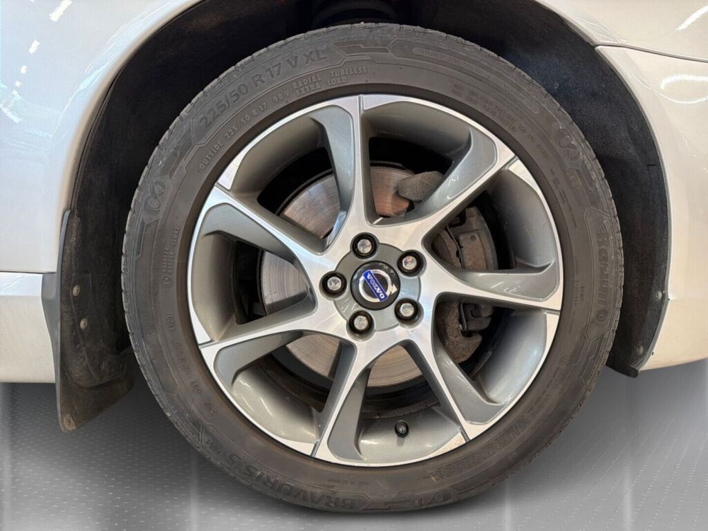 Volvo V70 2014 Harmaa