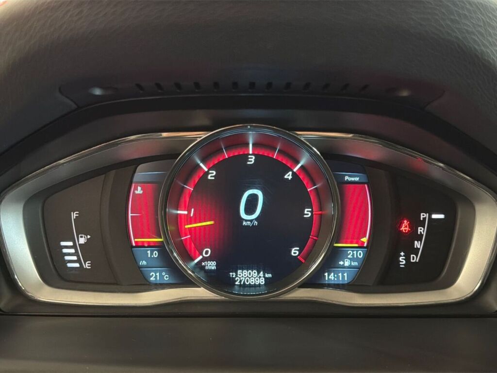 Volvo V70 2014 Harmaa